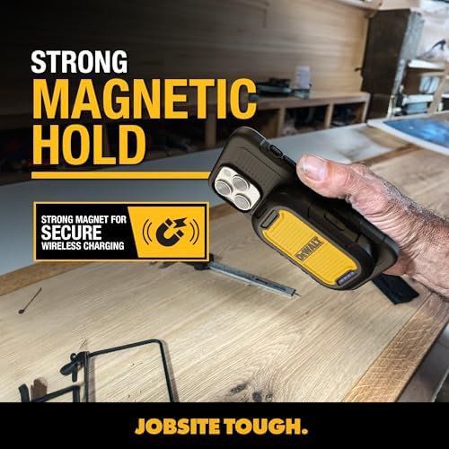 Magnetic power bank with wall charger — photo 4